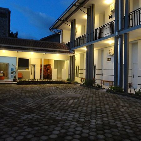 Pendowo Huis Guest House Yogyakarta Extérieur photo