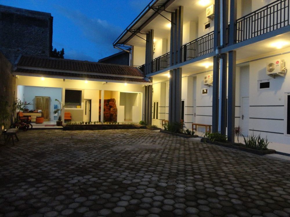 Pendowo Huis Guest House Yogyakarta Extérieur photo
